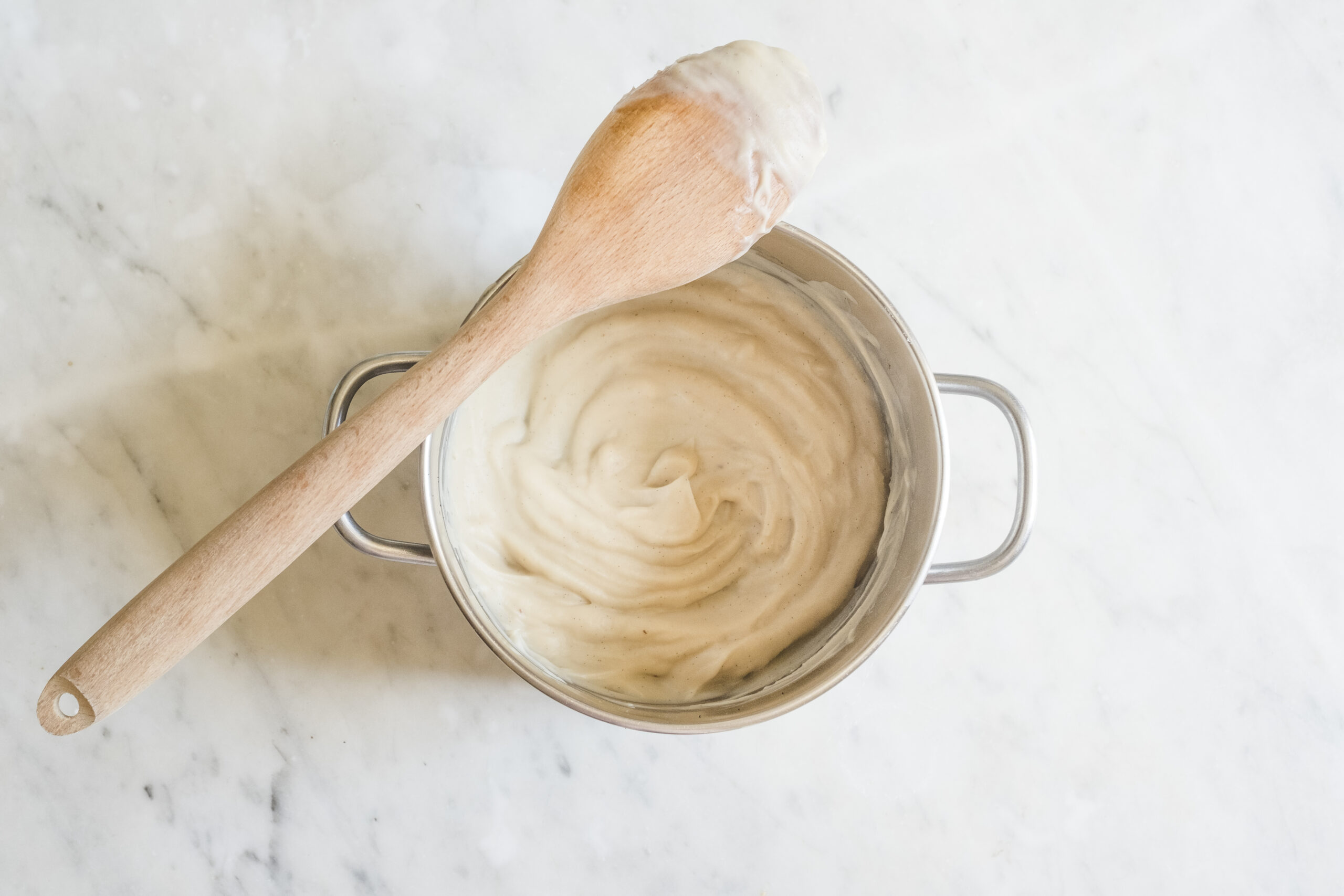 Almond milk and starch cream for vegan tiramisù