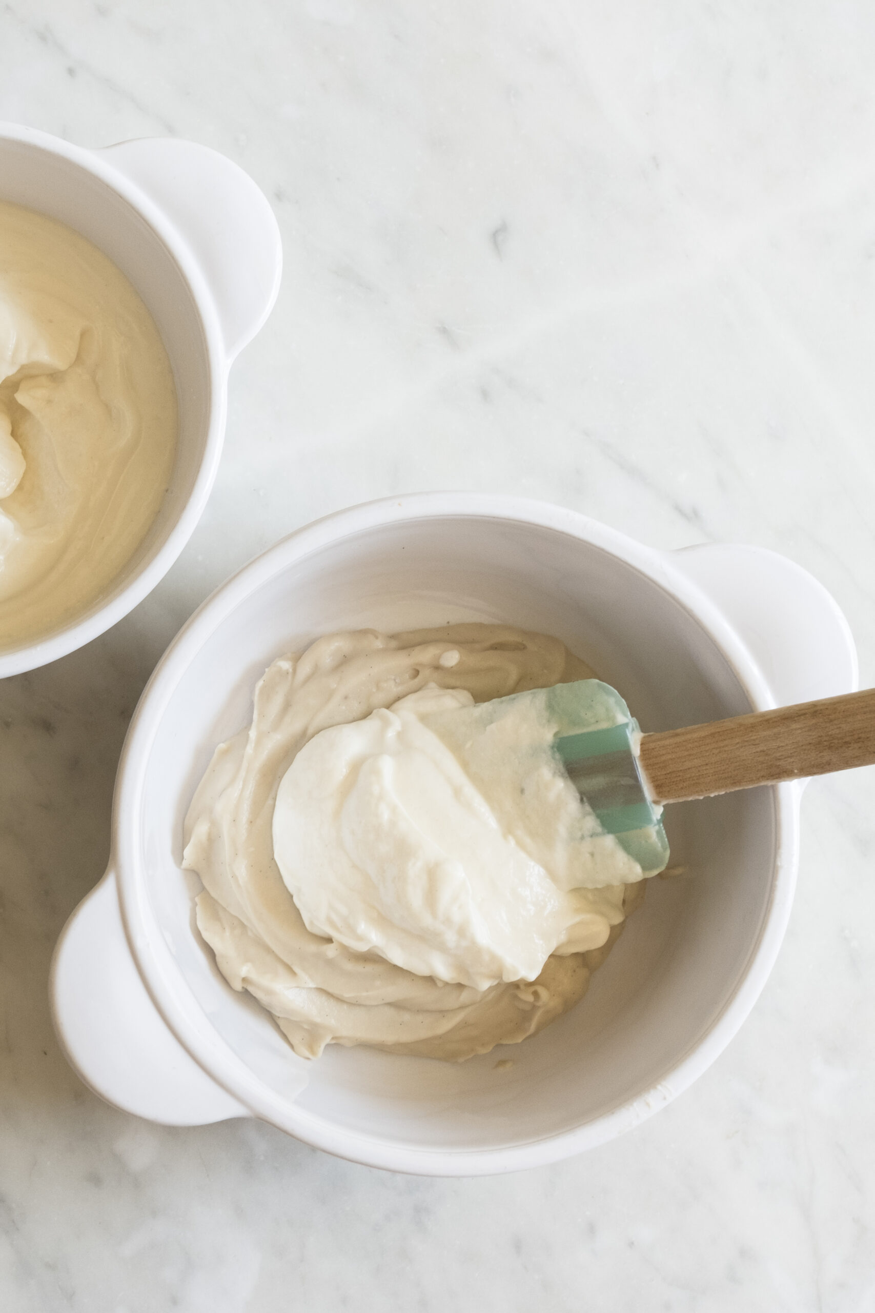 Unite creams for vegan mascarpone