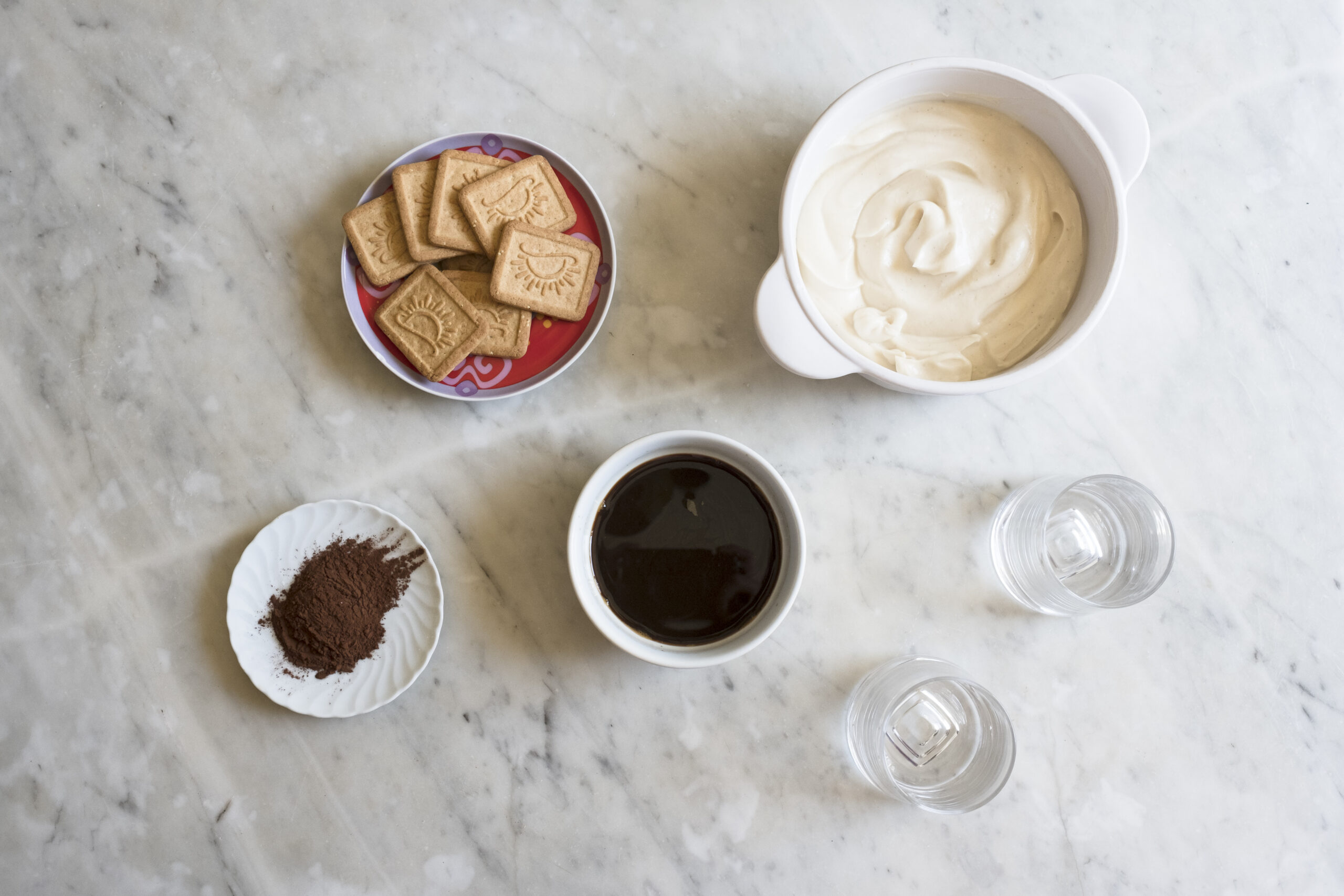 Coffee, biscuits, cocoa, vegan mascarpone